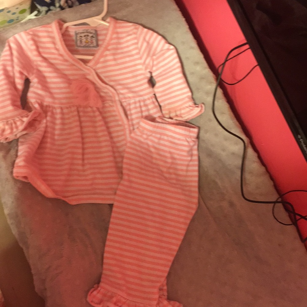 Three Sisters outfit